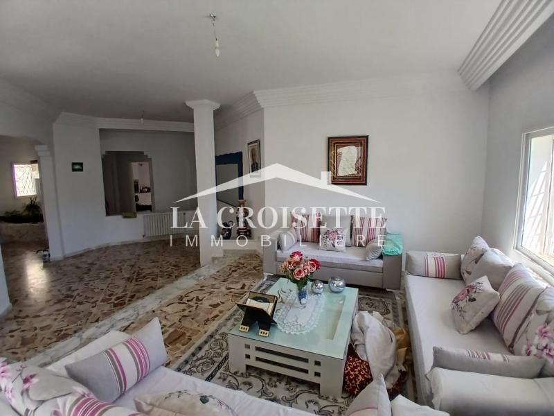 Villa S+3 plain-pied à La Soukra